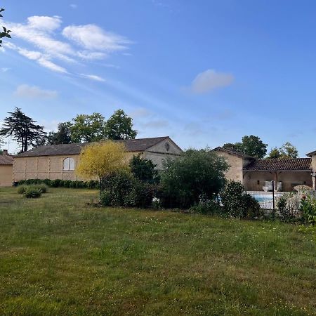 Domaine Clos Et Arbore De 3 Ha Avec Deux Maisons Lamothe-Montravel Exteriér fotografie