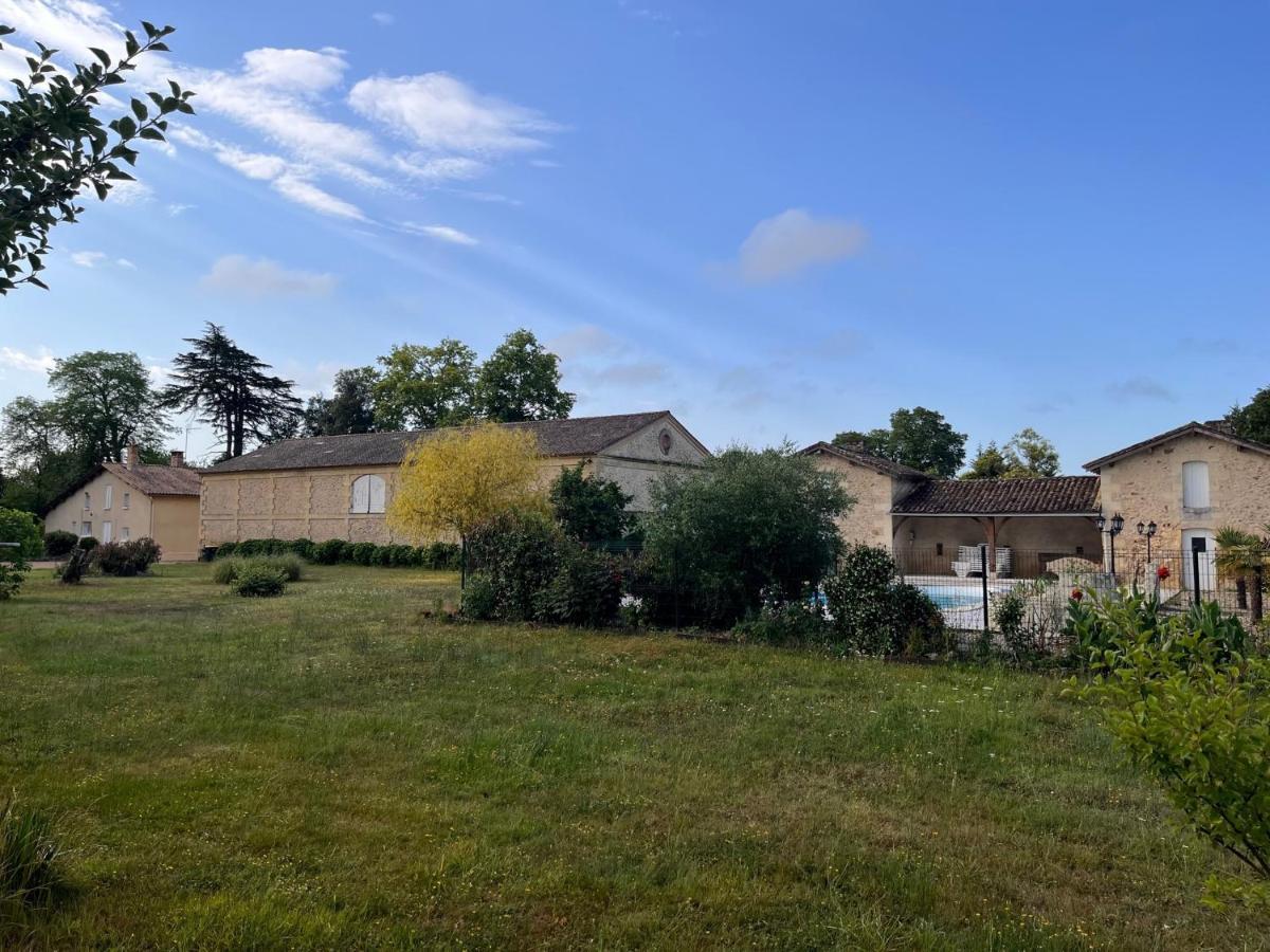 Domaine Clos Et Arbore De 3 Ha Avec Deux Maisons Lamothe-Montravel Exteriér fotografie