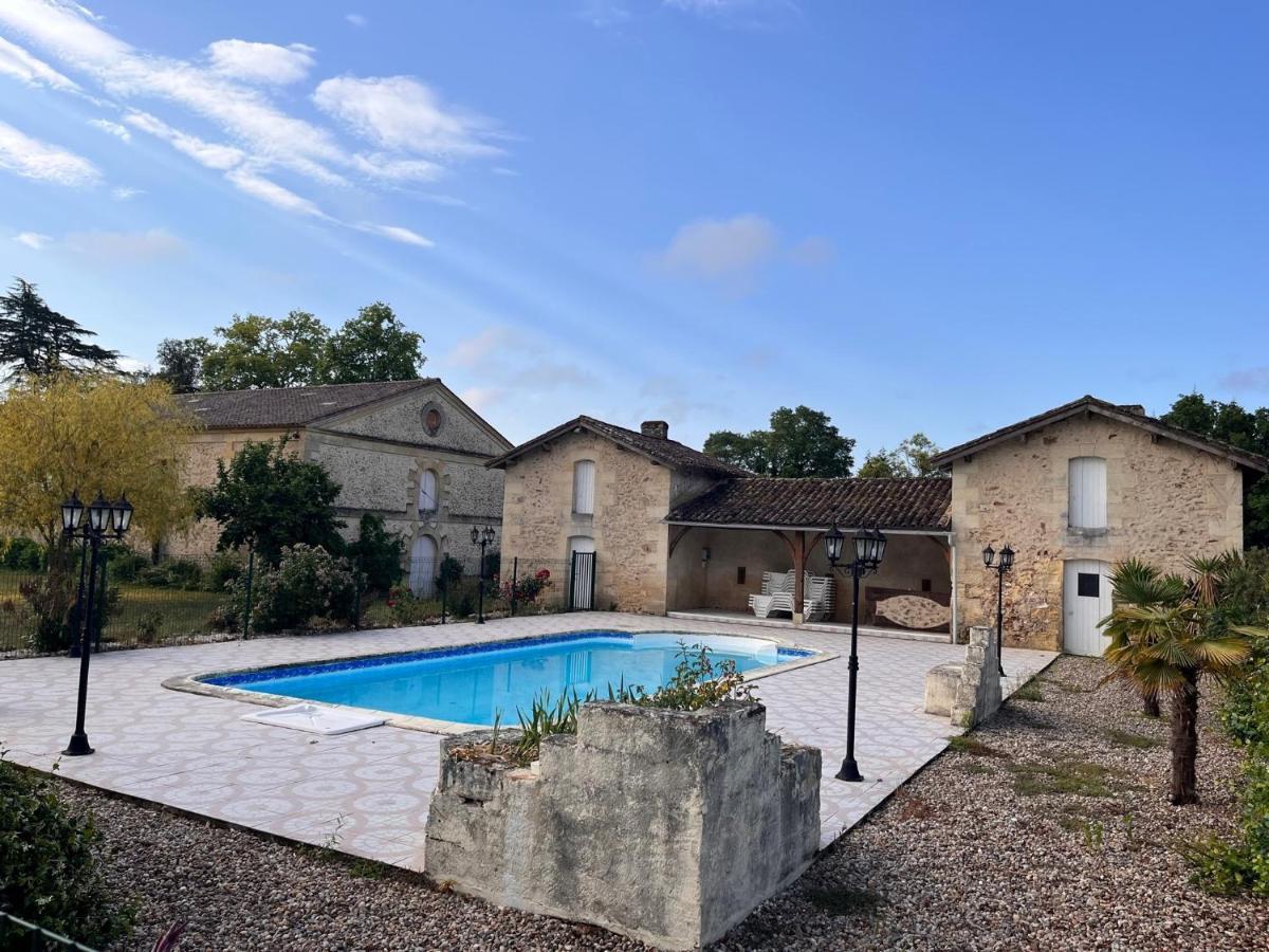Domaine Clos Et Arbore De 3 Ha Avec Deux Maisons Lamothe-Montravel Exteriér fotografie